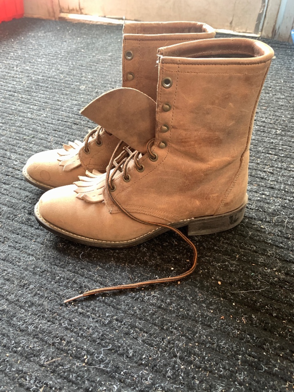 Vintage LAREDO Tan Leather Lace-Up Cowboy Packer Boots with Kiltie Fringe